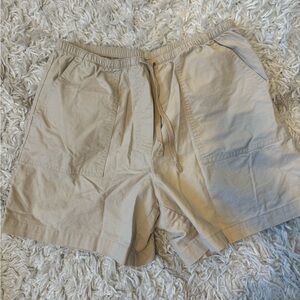 LL Bean khaki active shorts